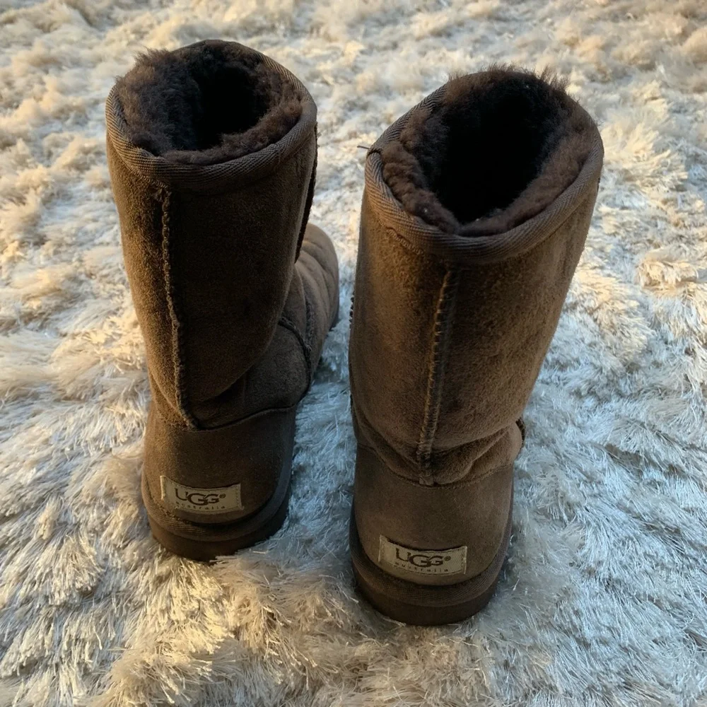 Ugg Women's Classic Short Boots in Chocolate Size 8